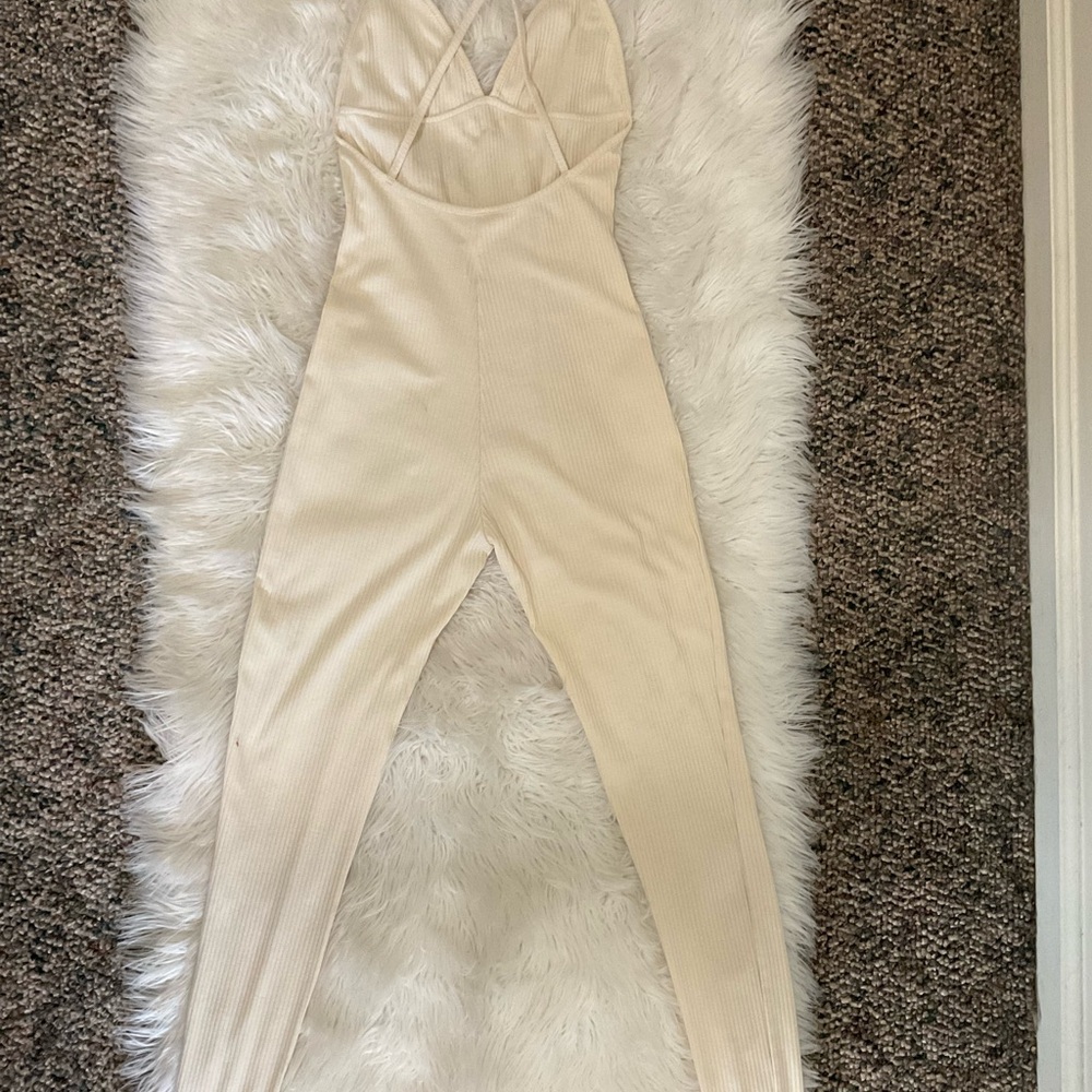 Cream Ribbed Halter Top - Picture 4 of 6